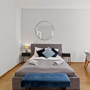 Three Bedrooms - 80 M2 - 2 Min To U4 Meidlinger Hauptstrasse